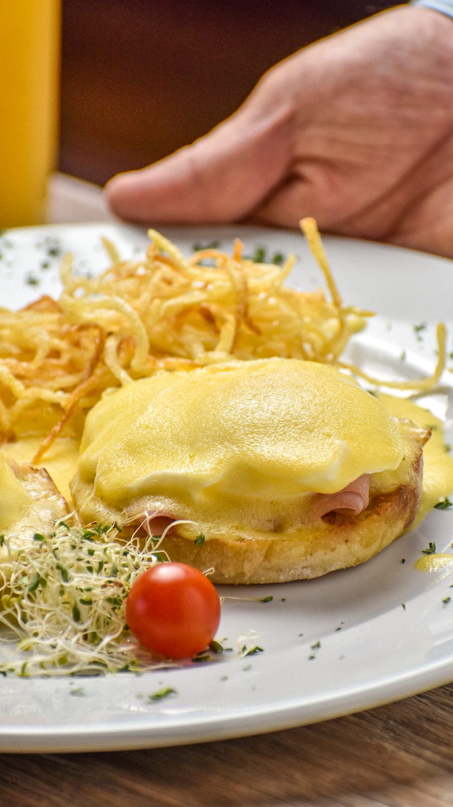 Huevos Benedictine
